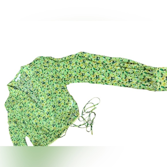 Favorite Daughter The Lover Wrap Top in Green Motif Size Medium - Picture 5 of 12